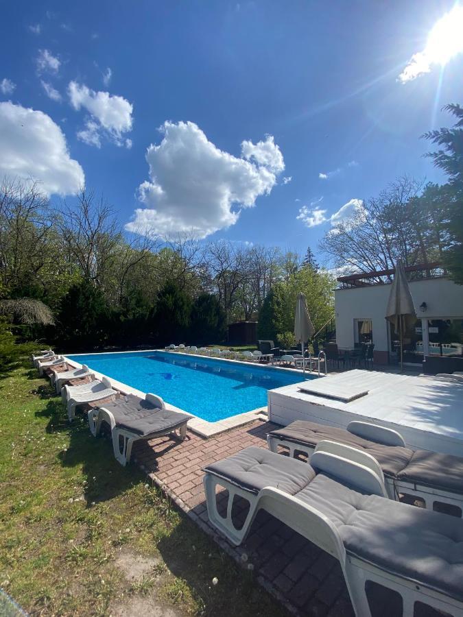Fonix Hotel Balatonfoldvar Luaran gambar