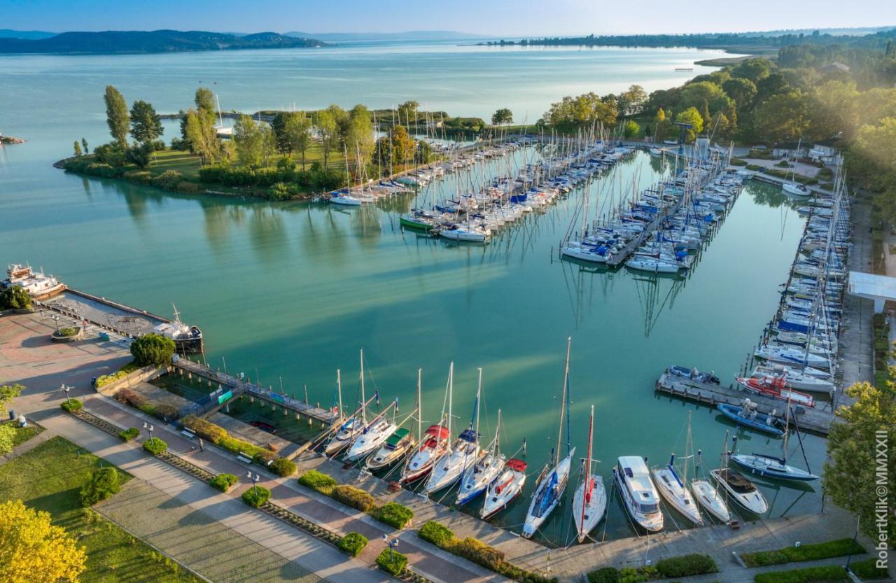 Fonix Hotel Balatonfoldvar Luaran gambar