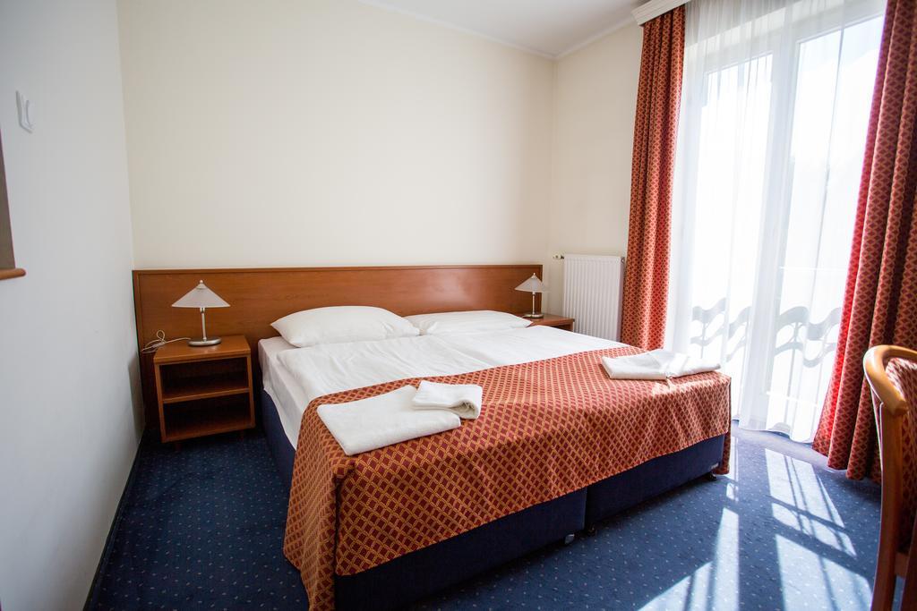 Fonix Hotel Balatonfoldvar Luaran gambar