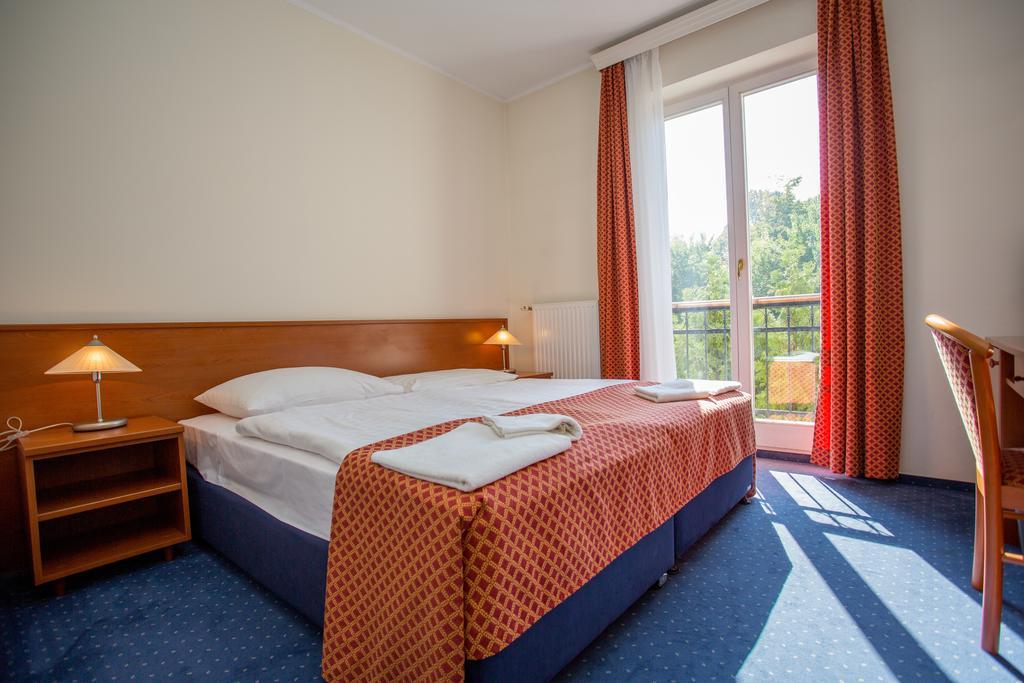Fonix Hotel Balatonfoldvar Luaran gambar